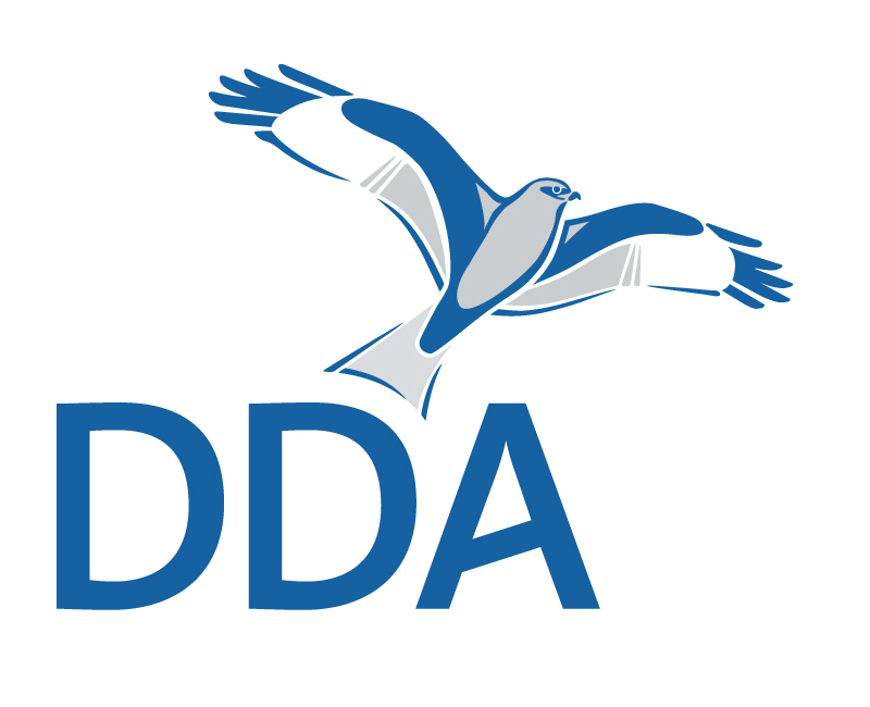Auf der Abbildung sieht man das Logo des Dachverband Deutscher Avifaunisten (DDA) e. V.
