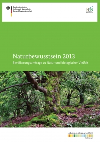 Cover Broschüre Naturbewusstsein 2013 mit einem alten Baum